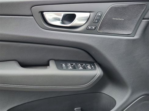 New 2026 Volvo XC60 B5 Ultra w/ Climate Package image 12