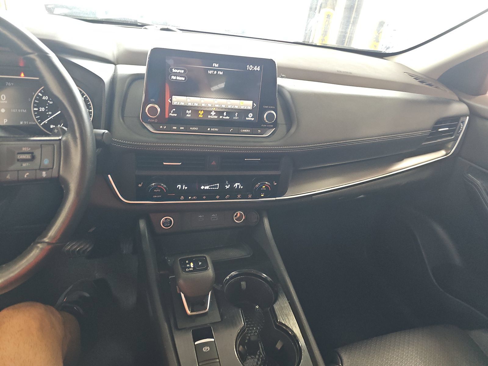 Used 2023 Nissan Rogue SV w/ SV Premium B Package AWD/4WD image 5