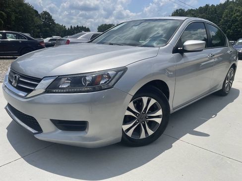 Used 2013 Honda Accord LX image 3