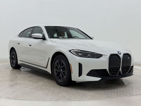 Used 2023 BMW i4 eDrive35 w/ Premium Package RWD image 7