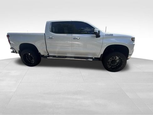 Used 2019 Chevrolet Silverado 1500 High Country w/ Technology Package AWD/4WD image 8