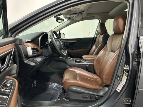 Used 2020 Subaru Outback Touring image 3