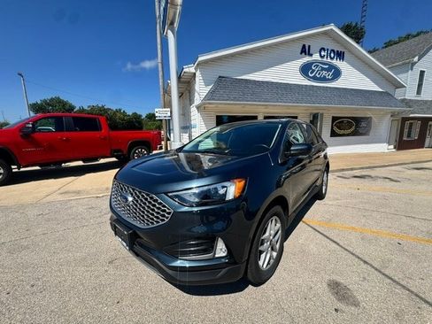 Certified 2024 Ford Edge SEL w/ Convenience Package AWD/4WD image 3