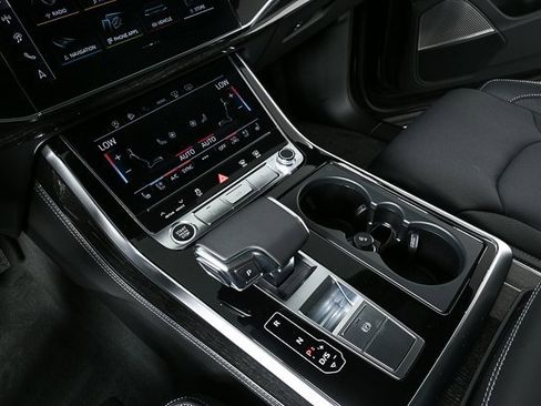 New 2025 Audi Q7 3.0T Prestige image 17