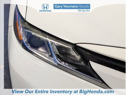 Used 2018 Toyota Camry LE FWD image 12