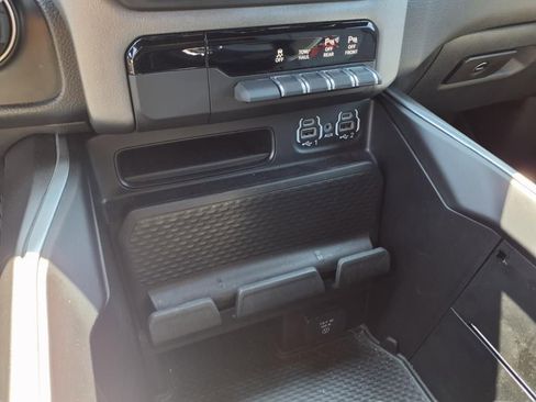 Used 2022 RAM 1500 Big Horn image 8