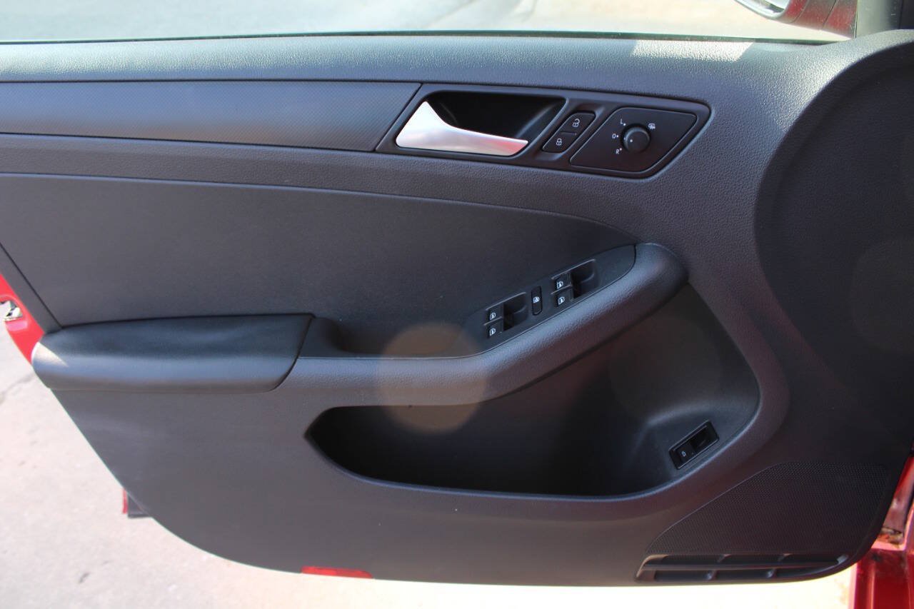 Used 2013 Volkswagen Jetta S FWD image 11