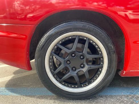 Used 1994 Pontiac Firebird Formula RWD image 10