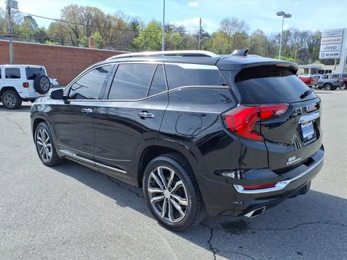 Used 2020 GMC Terrain Denali w/ Denali Premium Package FWD image 5