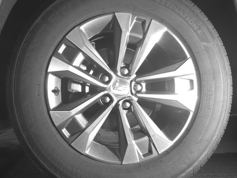 Used 2025 Chevrolet Equinox LT FWD image 12