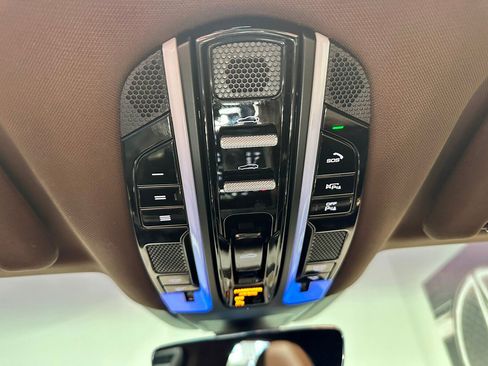 Used 2022 Porsche Panamera 4 AWD/4WD image 22
