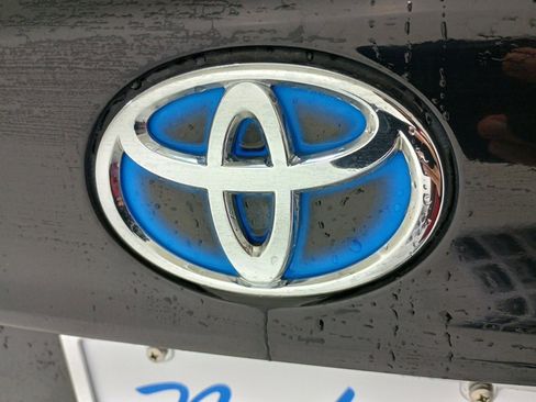 Used 2021 Toyota Highlander XLE image 7