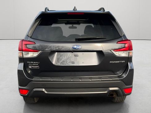 Used 2019 Subaru Forester Premium AWD/4WD image 4