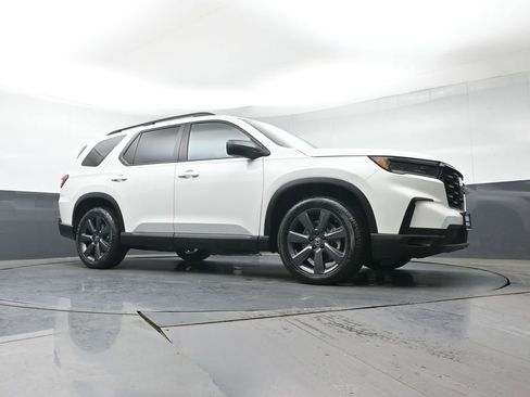 Certified 2023 Honda Pilot Sport image 33