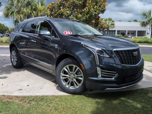 Used 2020 Cadillac XT5 Premium Luxury AWD/4WD image 2