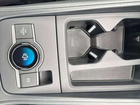 New 2025 Volkswagen Tiguan SE image 17