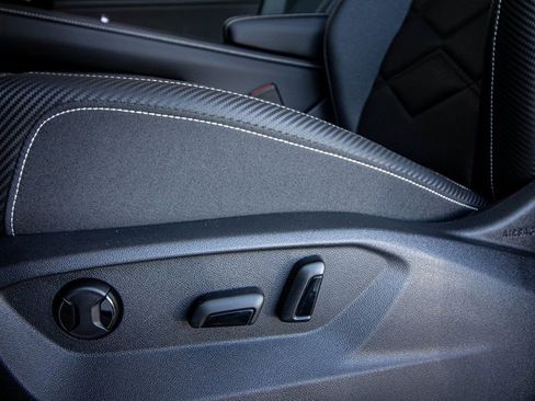 New 2026 Volkswagen Atlas Cross Sport SE image 30