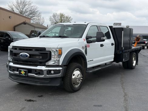 Used 2022 Ford F550 4x4 Crew Cab Super Duty w/ Power Equipment Group image 4