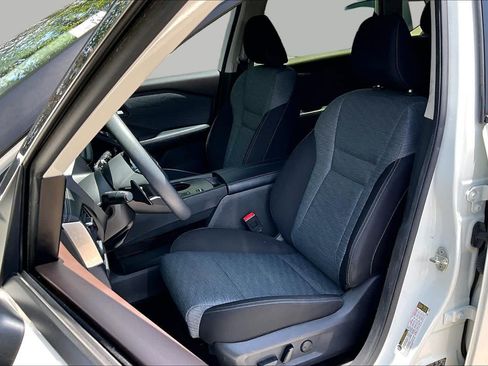 Certified 2023 Nissan Rogue SV FWD image 8
