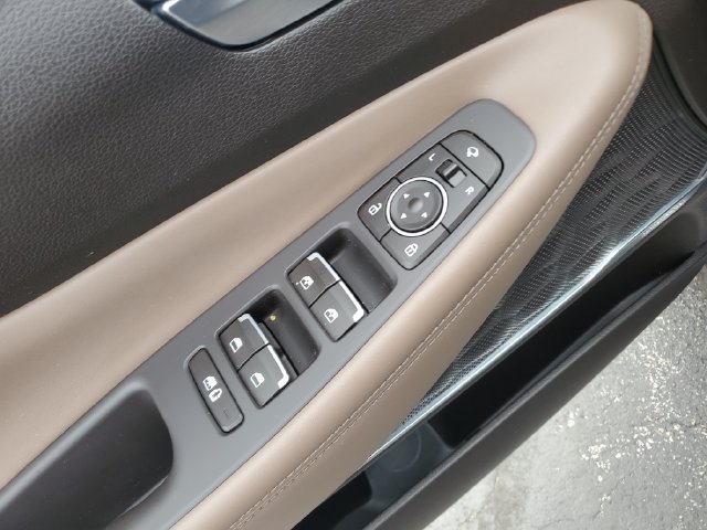 Used 2022 Hyundai Santa Fe Limited AWD/4WD image 22