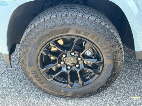 Used 2026 Chevrolet Colorado Z71 w/ Midnight Edition AWD/4WD image 22