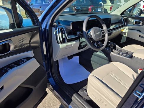 New 2025 Kia Sorento S w/ Panoramic Sunroof Package image 4