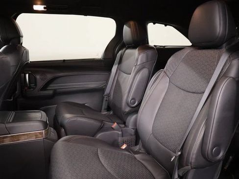 New 2026 Toyota Sienna Platinum AWD/4WD image 30