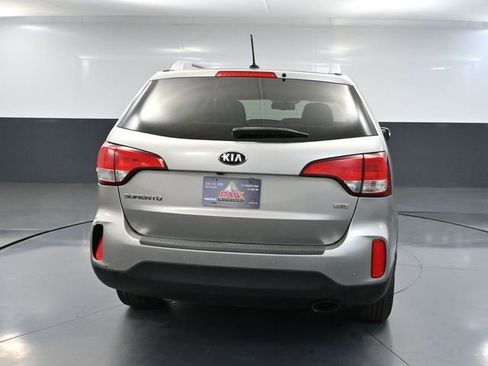 Used 2015 Kia Sorento LX image 6