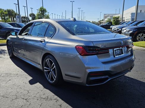 Used 2022 BMW 740i xDrive w/ M Sport Package image 6