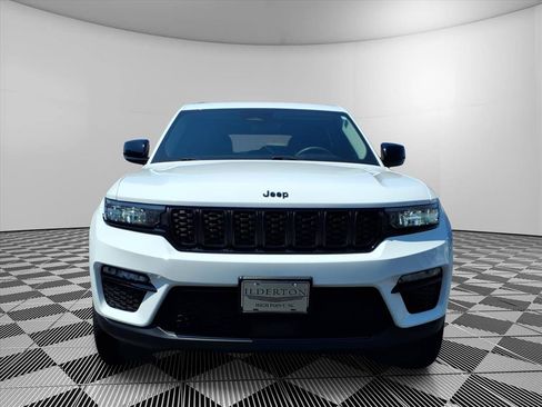 Certified 2023 Jeep Grand Cherokee Limited w/ Black Appearance Package AWD/4WD image 2