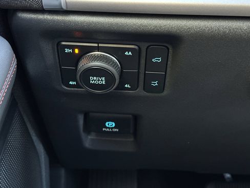 New 2025 Ford Expedition Active image 32