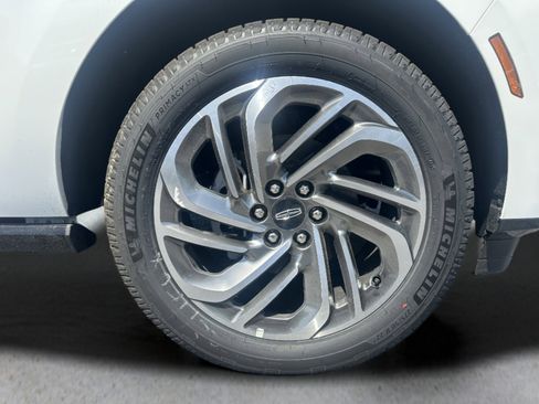 New 2026 Lincoln Navigator Reserve AWD/4WD image 9
