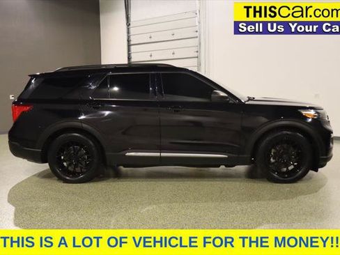 Used 2022 Ford Explorer XLT w/ Equipment Group 202A AWD/4WD image 9