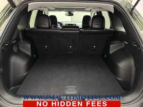 Used 2019 Jeep Cherokee Limited w/ Technology Group AWD/4WD image 17