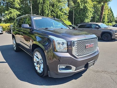 Used 2016 GMC Yukon Denali w/ Open Road Package AWD/4WD image 6