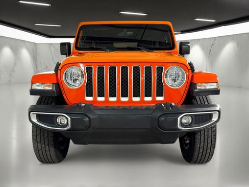 Used 2018 Jeep Wrangler Unlimited Sahara image 6