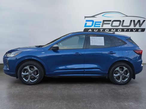 Used 2023 Ford Escape ST-Line AWD/4WD image 6