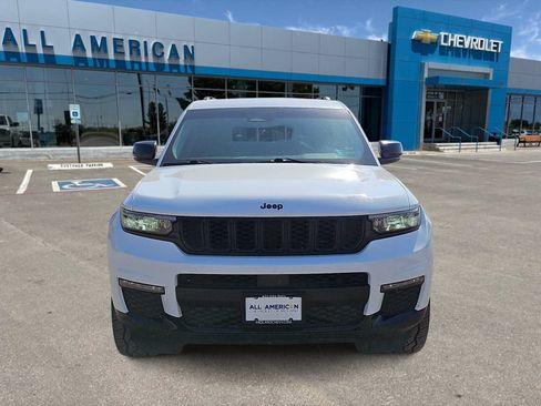 Used 2022 Jeep Grand Cherokee L Limited w/ Black Appearance Package RWD image 3
