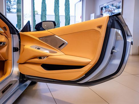 Used 2023 Chevrolet Corvette Stingray Premium Conv w/ Z51 Performance Package image 21