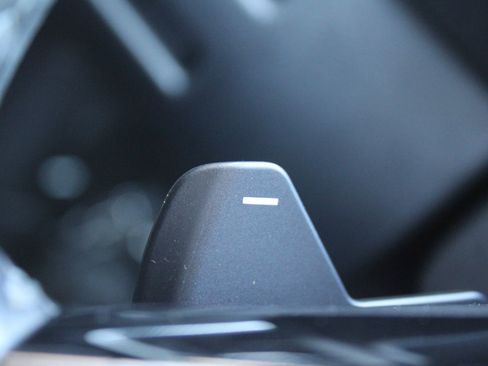 Used 2021 Nissan Rogue SV w/ Premium Package image 30