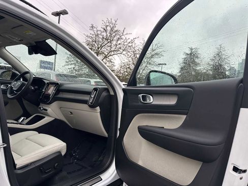 New 2026 Volvo XC40 B5 Plus w/ Protection Package Premier image 11