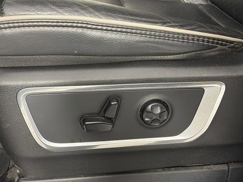 Used 2019 RAM 1500 Laramie image 27