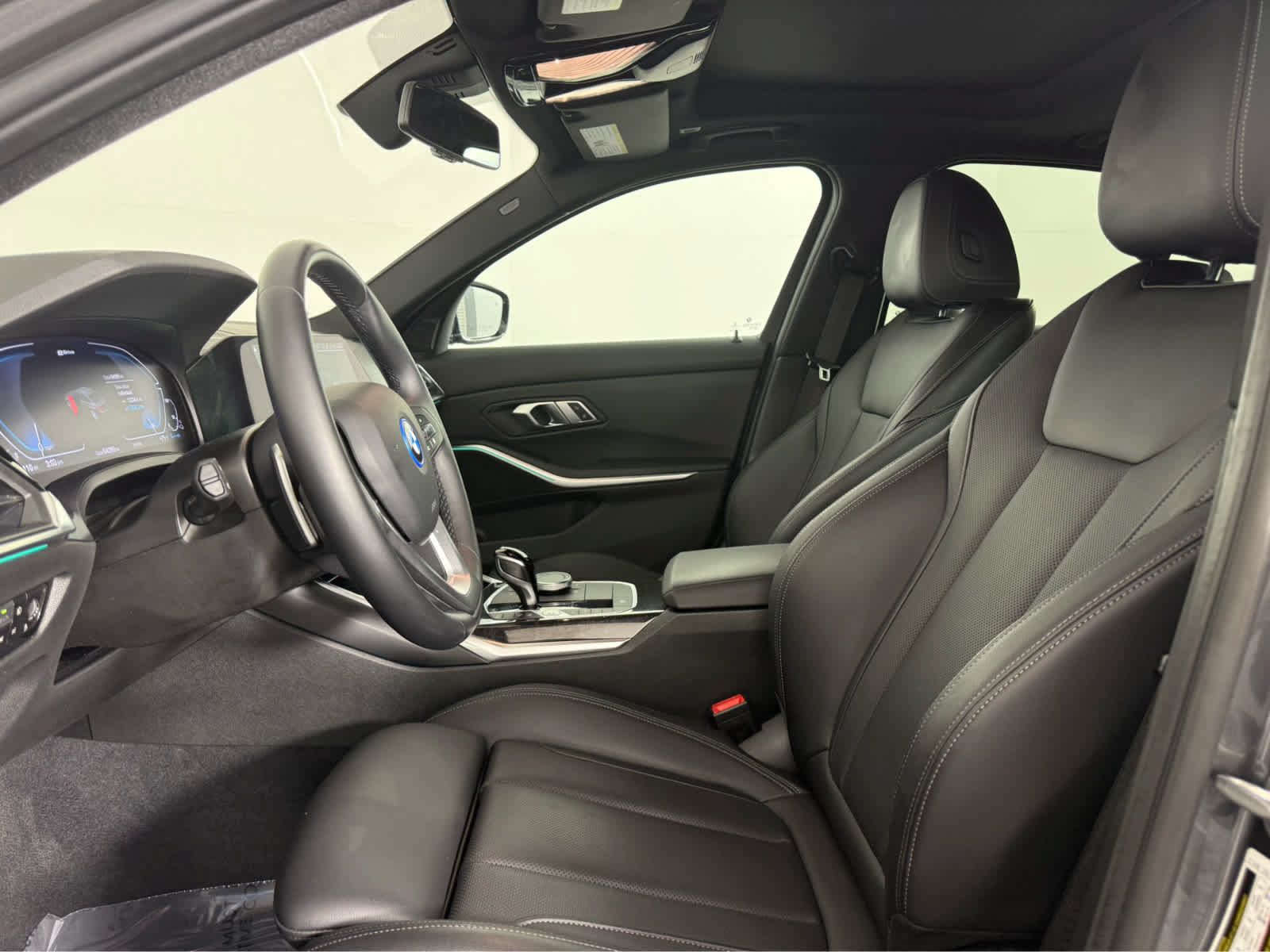 Used 2022 BMW 330e w/ Driving Assistance Package RWD image 10