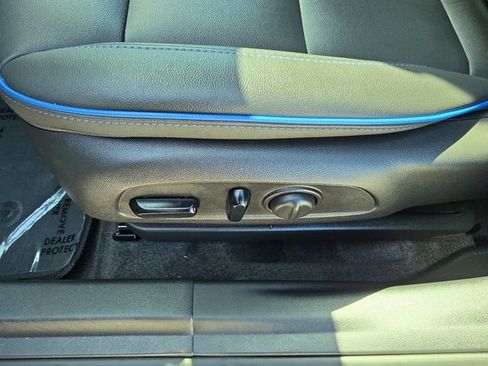 Certified 2025 Buick Envista Sport Touring w/ Convenience I Package FWD image 18