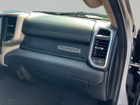 Used 2019 RAM 1500 Laramie AWD/4WD image 25