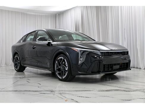 New 2026 Kia K4 GT-Line image 2