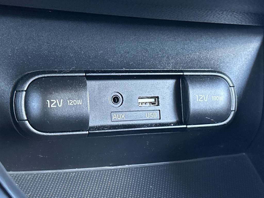 Used 2017 Kia Soul + FWD image 25