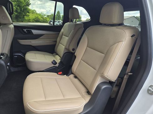 Used 2025 Buick Enclave Preferred FWD image 26
