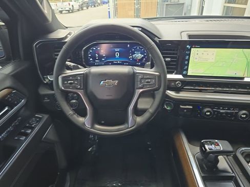 Certified 2025 Chevrolet Silverado 1500 High Country w/ Midnight Edition AWD/4WD image 12
