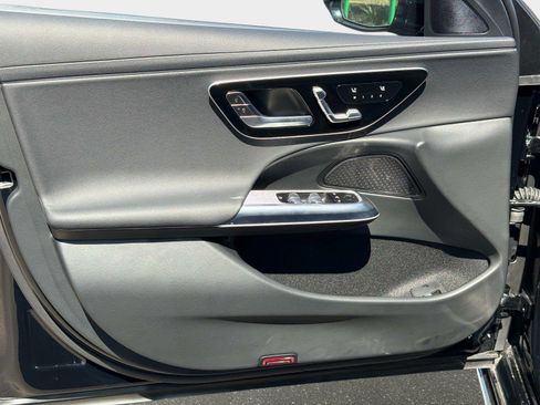 Used 2025 Mercedes-Benz E 350 Sedan image 34